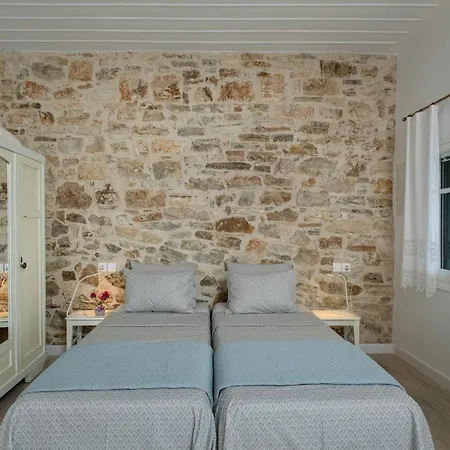 Onyx Apartment
